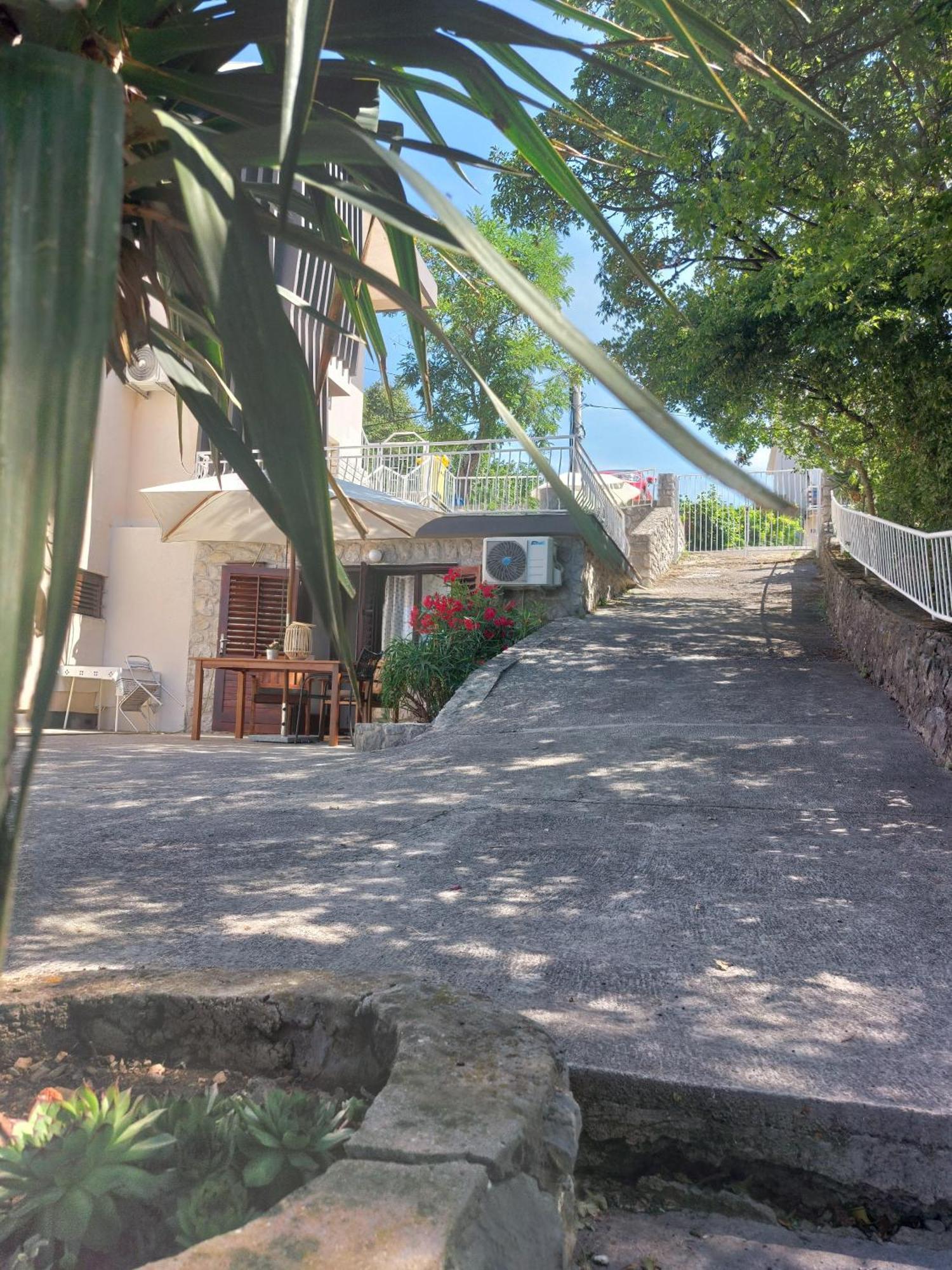 Apartmani E&G Dramalj Exterior foto